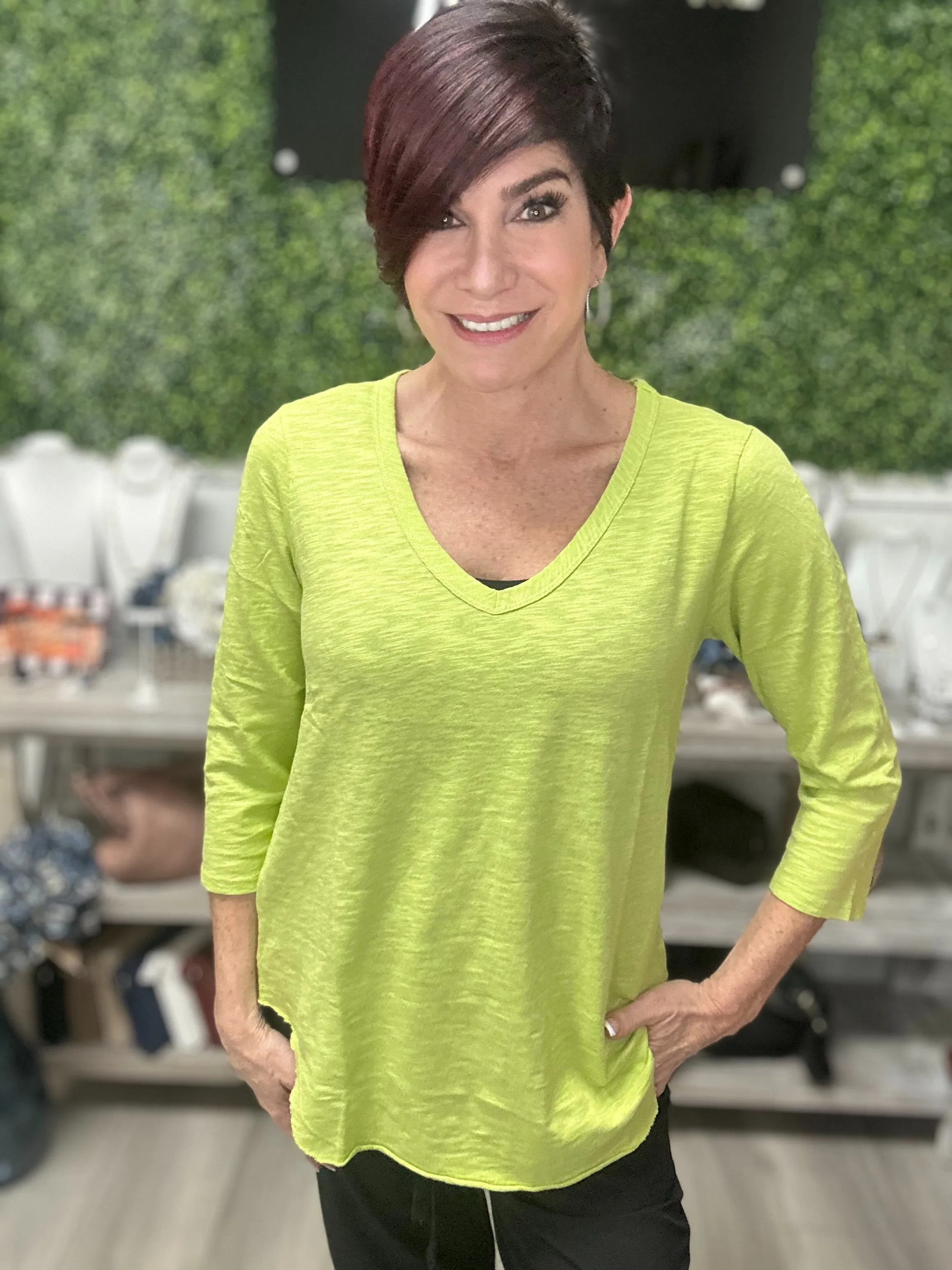 3/4 Sleeve V-Neck Tee w/ Curve Hem