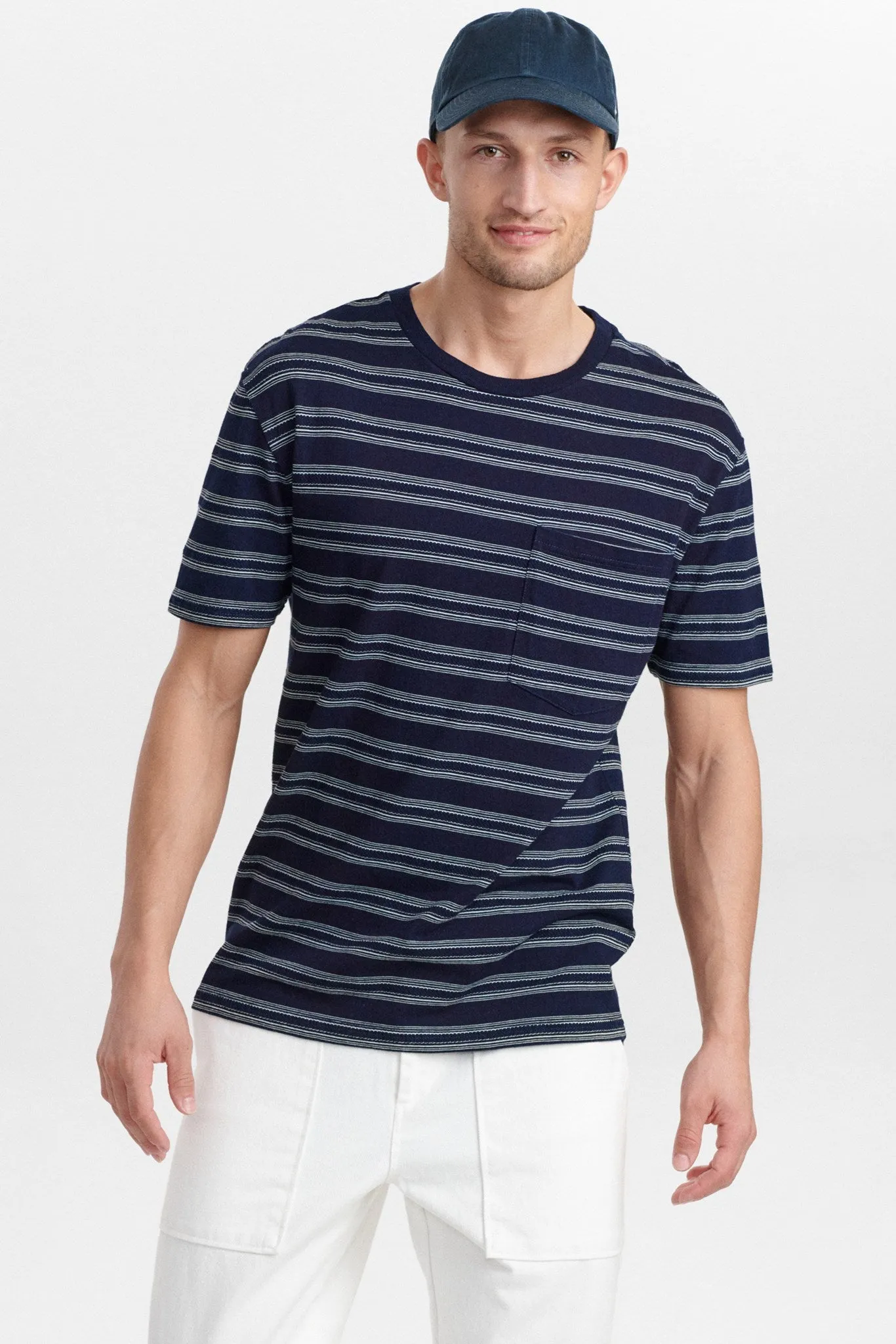AKKIKKI CURVE STRIPE TEE - Sky Captain